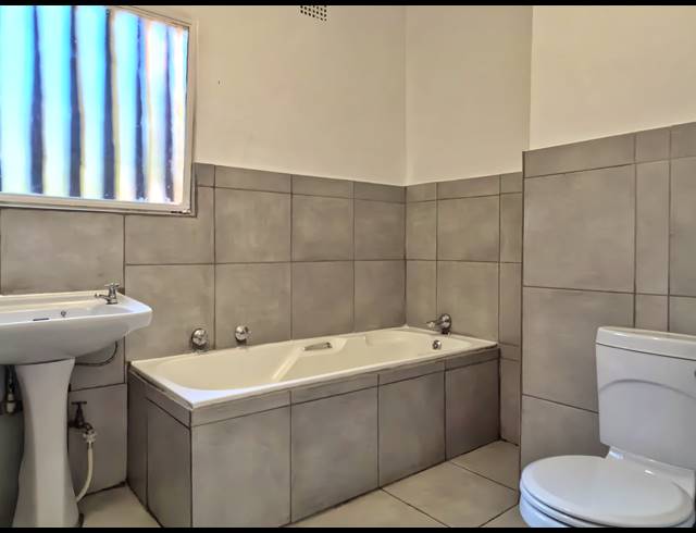 3 BEDROOM APARTMENT FOR SALE IN WINDSOR WEST